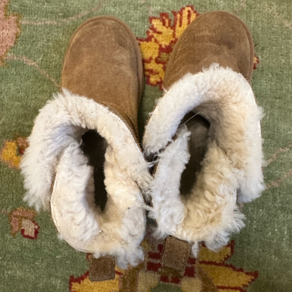 Kids Uggs Size 2